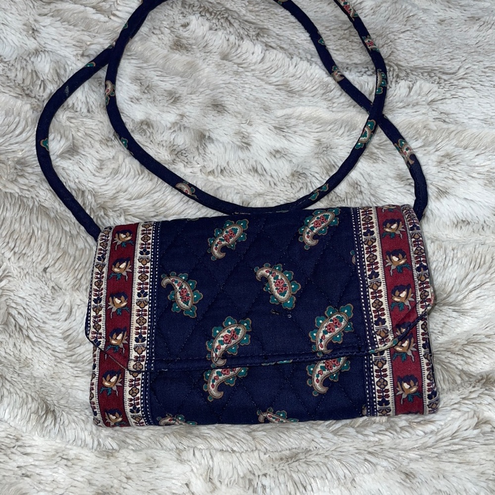 Vera Bradley Small crossbody, 7 in wide 5 inches tall